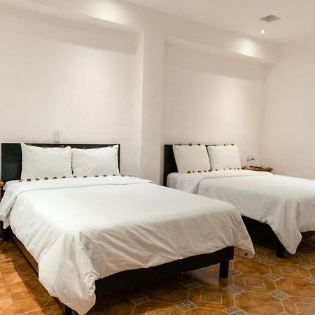 Hotel La Catedral Merida Bagian luar foto