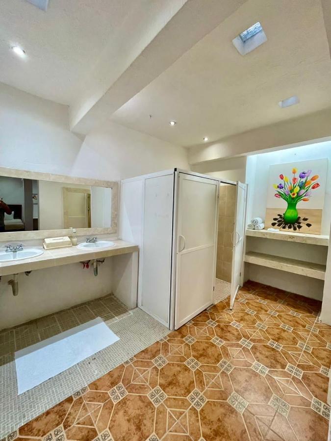 Hotel La Catedral Merida Bagian luar foto