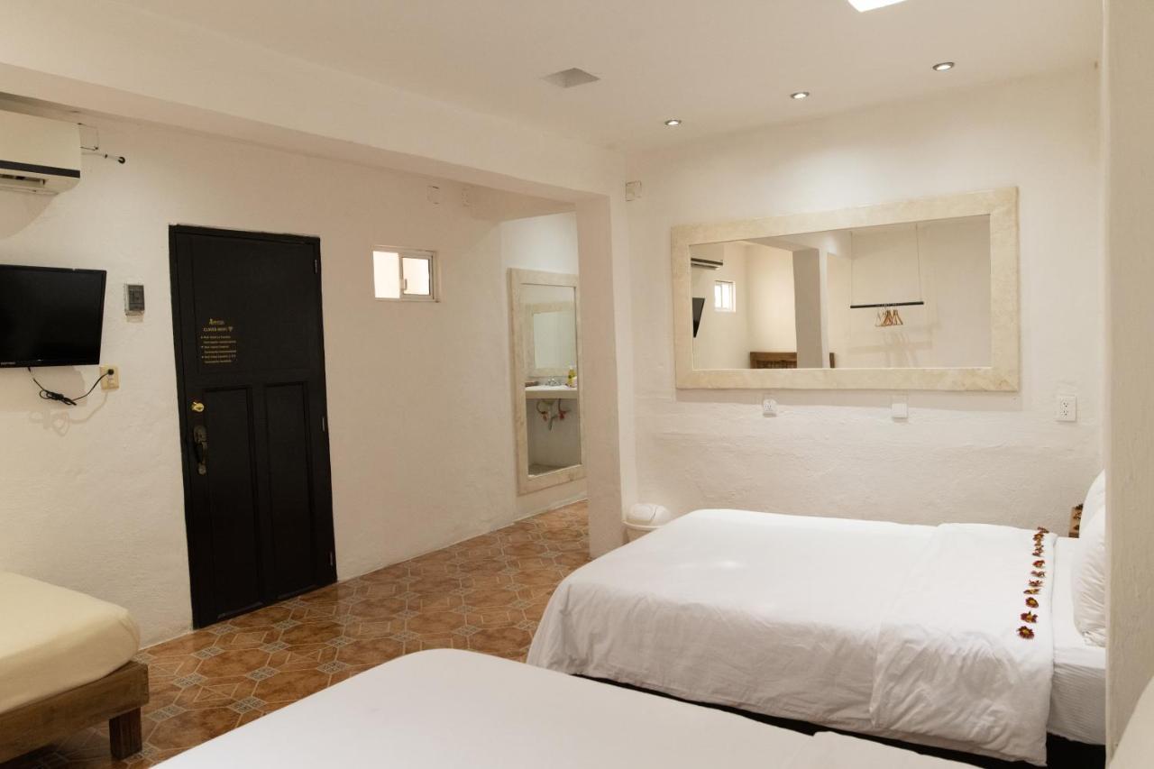 Hotel La Catedral Merida Bagian luar foto