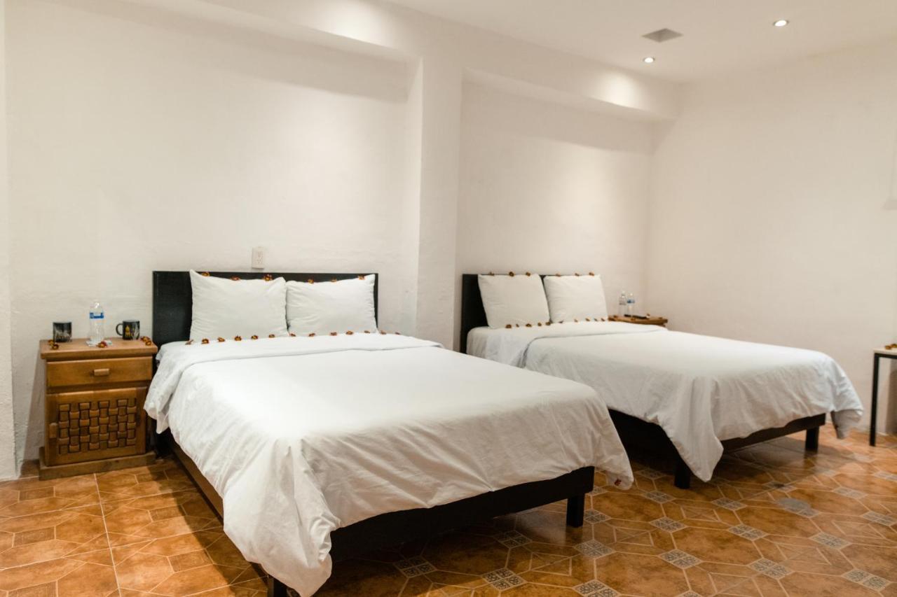 Hotel La Catedral Merida Bagian luar foto